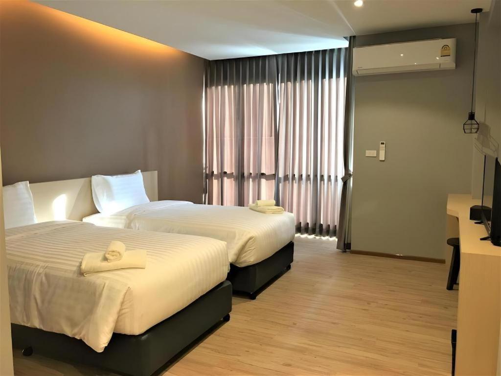 Sans Hotel Ratchaburi Exterior photo
