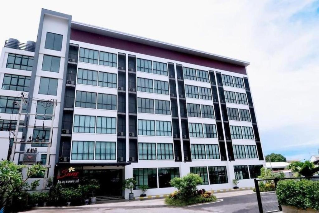 Sans Hotel Ratchaburi Exterior photo