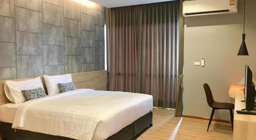 Sans Hotel Ratchaburi Exterior photo